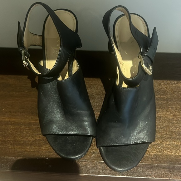 IVANKA TRUMP Leather Sandals - Picture 5 of 6